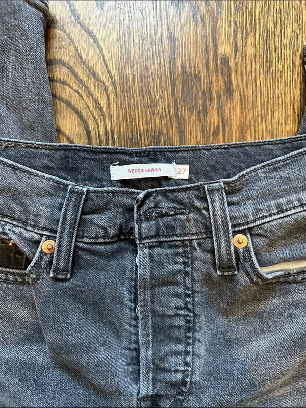 Levi's Wedgie Skinny Jeans - Charcoal Black - Image 4