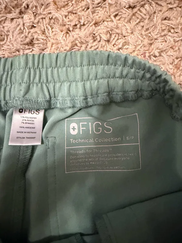 FIGS Scrubs Set - Image 6