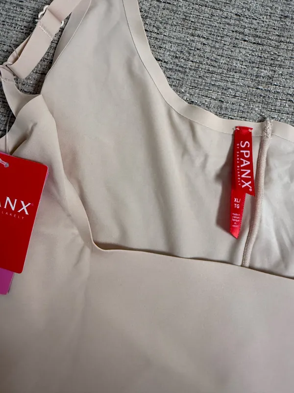 Spanx  Thinstincts 2.0 Open-Bust Mid-Thigh Bodysuit - Image 7