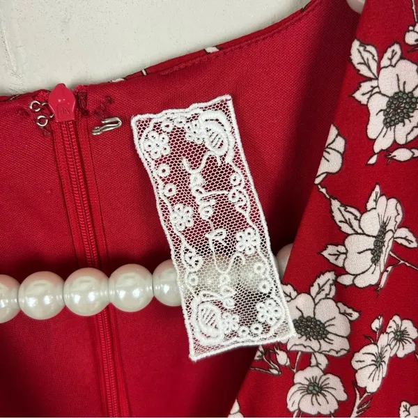 Sadie & Sage Red White Floral Pattern Wrap Style Dress Size S - Image 5