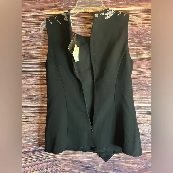 Anne Klein Black Sleeveless shirt. Size 4. NWT. - Image 3