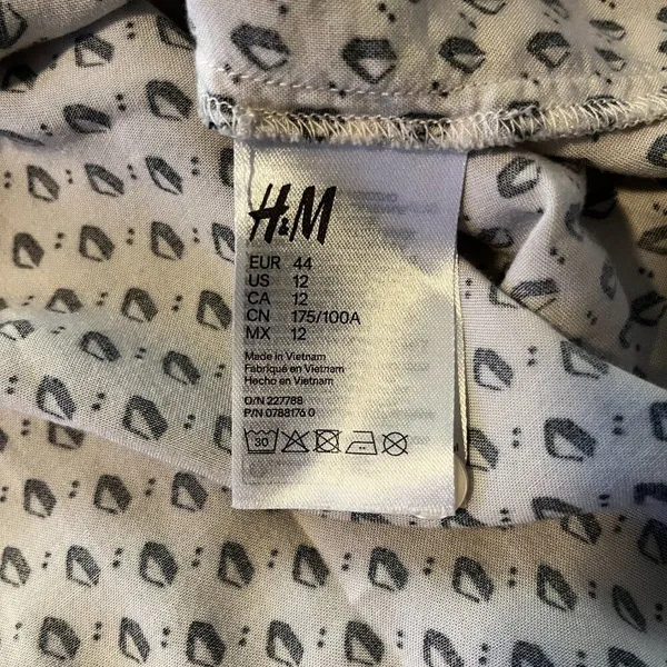 Women's H&M Black & White LS Dress, Size‎ 12 - Image 4