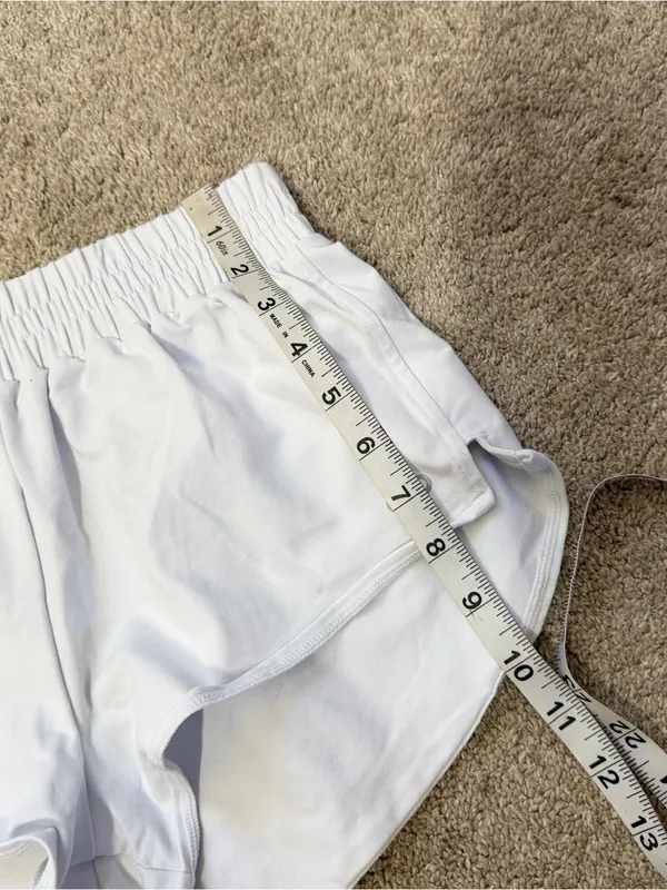 ALO Yoga Women’s Pull On Shorts 2” in White XXS - Image 9