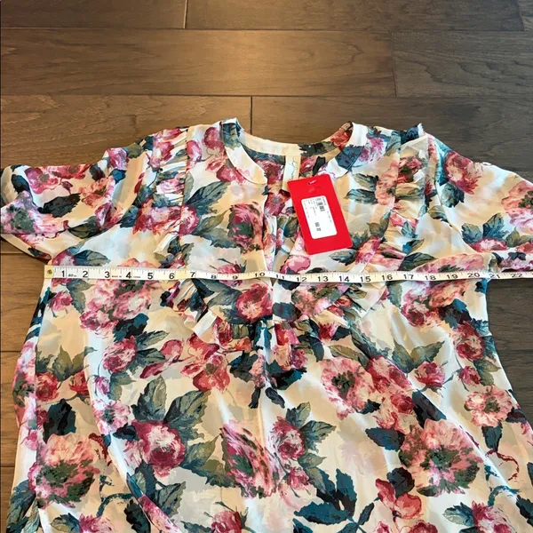 NWT Evereve Allison Joy Kristy Ruffle Top Sz M - Image 7