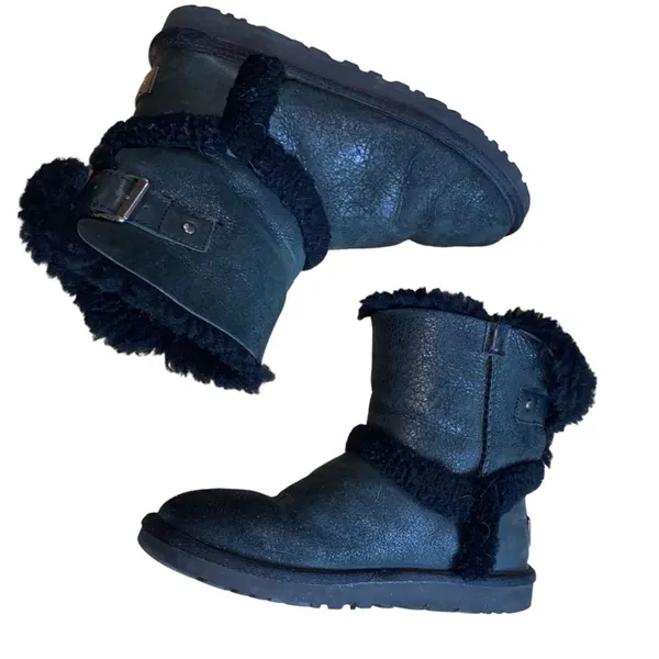UGG Airehart Black Sheepskin Wool Lined‎ Fold Over Buckle Boots Women's Size 6 - Image 7