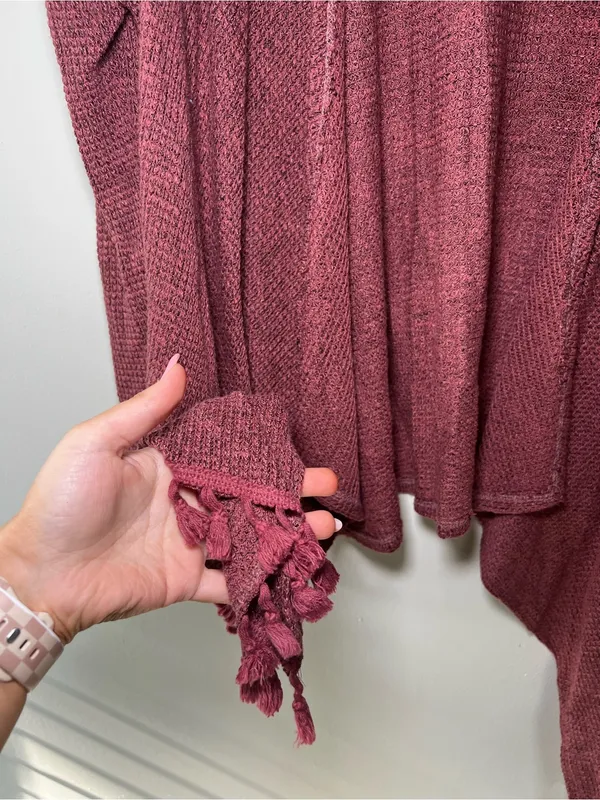 Charlotte Russe Burgundy Open-Front Knit Shawl with Tassel Trim - Image 3