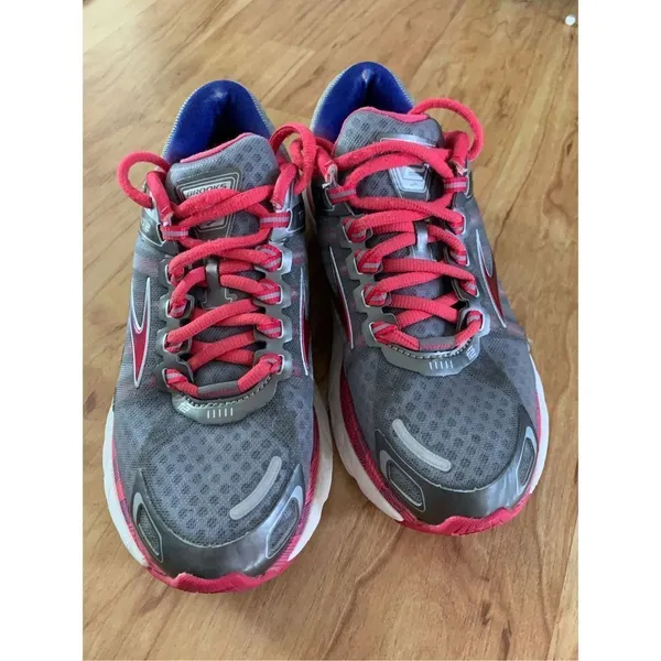 Brooks transcend gray women’s sneakers size 6.5 - Image 2