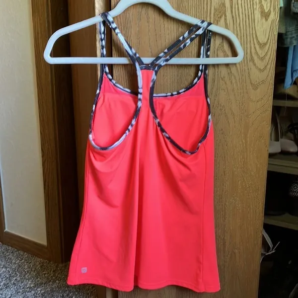 Fabletics Racerback Tank Top Pink Size Medium - Image 4