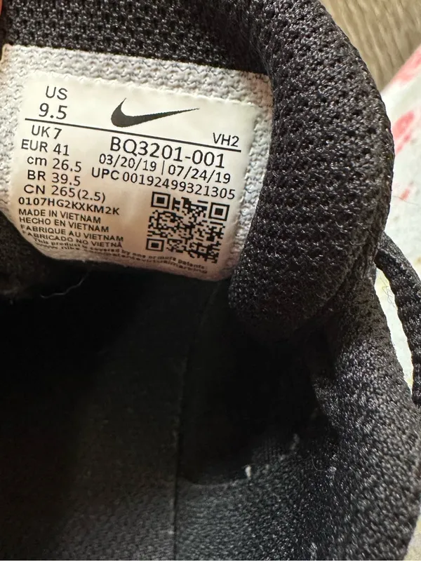 Nike Women’s Black and White Athletic Sneakers - Image 9