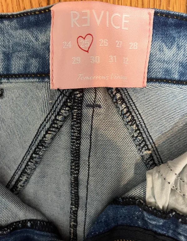 Revice Denim Venus Crops Lightyear Wash - Image 5