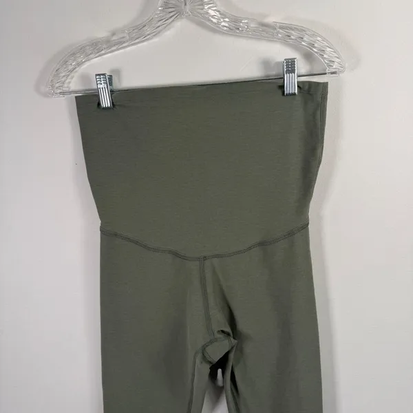Beyond Yoga Beyond the Bump Love the Bump Midi Maternity Leggings Green Medium - Image 3