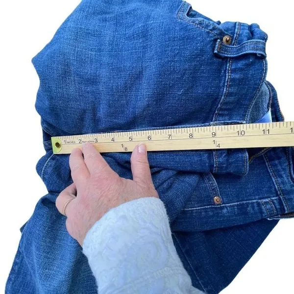 Levi’s 414 relaxed straight women’s size W33 L 32. - Image 8