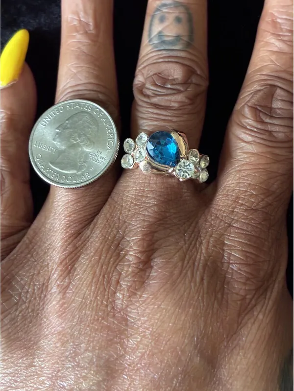 Vintage Style Teal Blue Teardrop Ring with Clear Rhinestone Clusters Sz 8 - Image 4