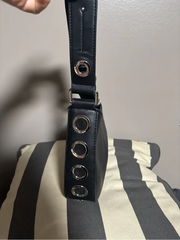Steve Madden BDIXIE asymmetrical shoulder bag excellent condition - Image 3
