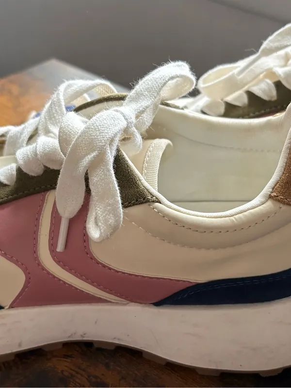 Steve Madden White, Navy, Pink & Olive Retro Runner Sneakers - Image 5