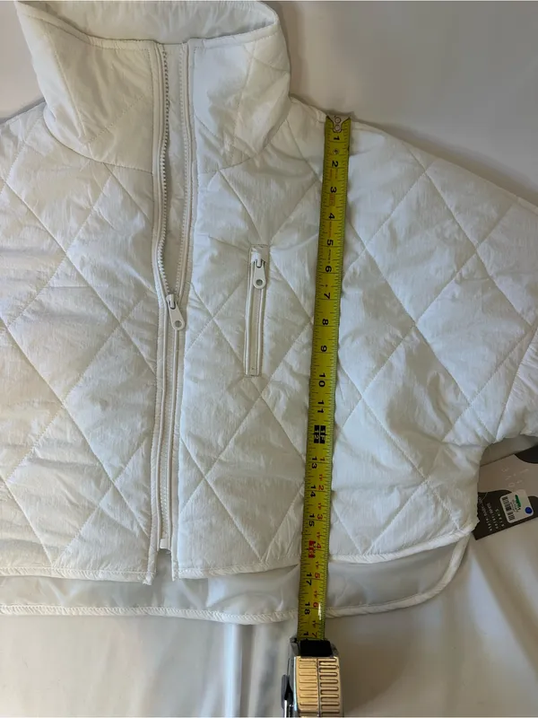 LovePace Cropped Quilted Puffer Jacket in White - Image 4