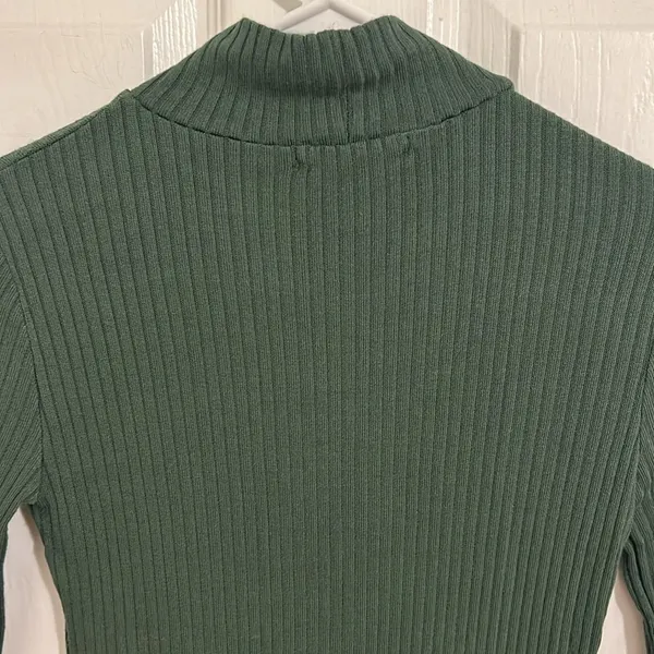 Reformation Ribbed Knit Leia Mock Turtleneck Top in Sage Gren New Size Small - Image 8