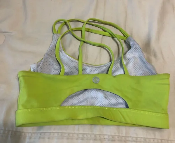 RUNNING GIRL Women's Strappy Sports Bra Sexy Cross Back Bra size xsmall - Image 11
