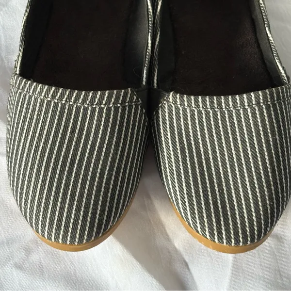 Miss Me Women's Striped Black and White Loafers - Image 3