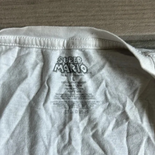 Nintendo Super Mario v neck tshirt - Image 4