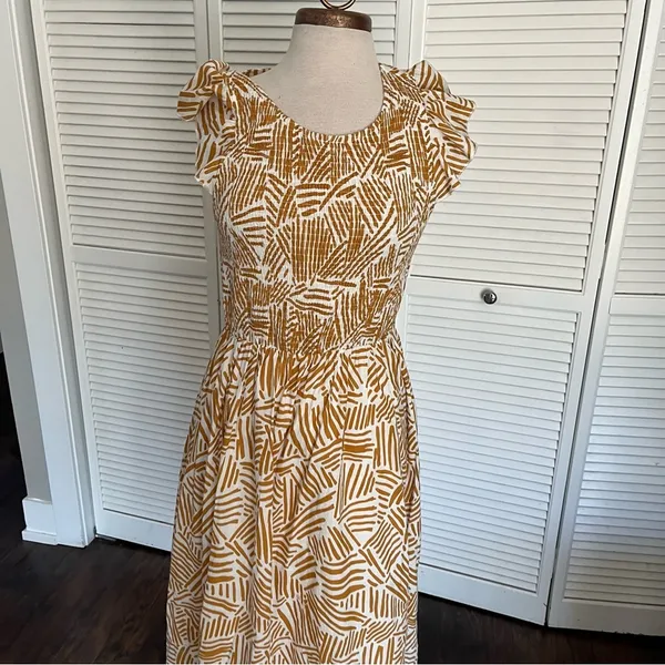 THML midi dress brown white line print ruffle sleeve smocked medium - Image 11