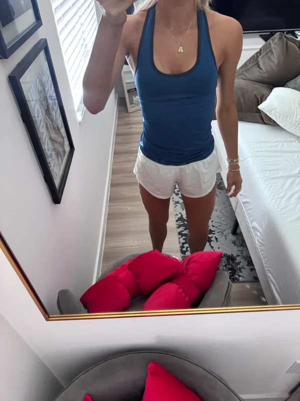 Lululemon tank top - Image 3
