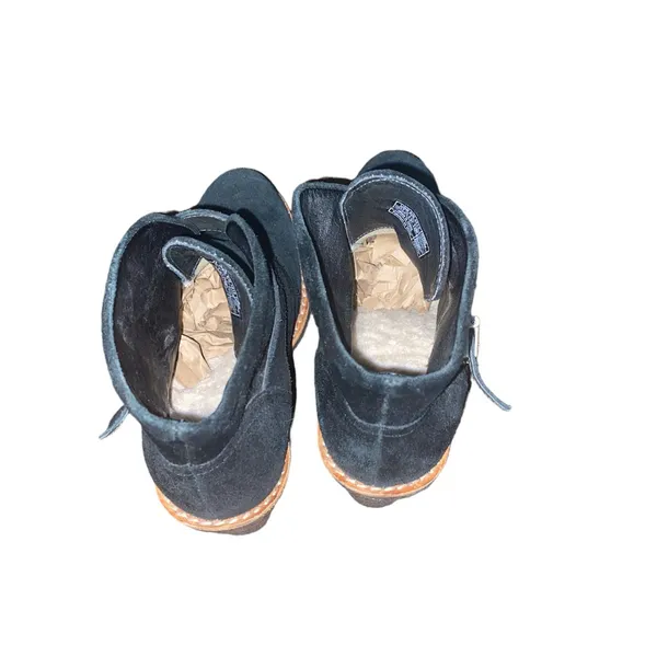 UGG Brienne #3212 black Genuine Leather suede rubber heeled ankle boots - Image 7