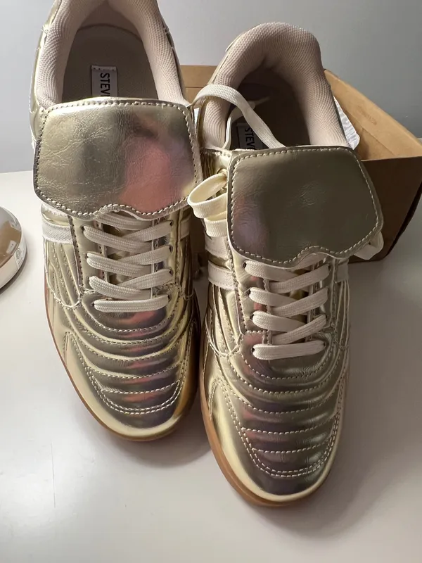 Steve Madden Madrid Sneakers Gold Metallic - Image 2