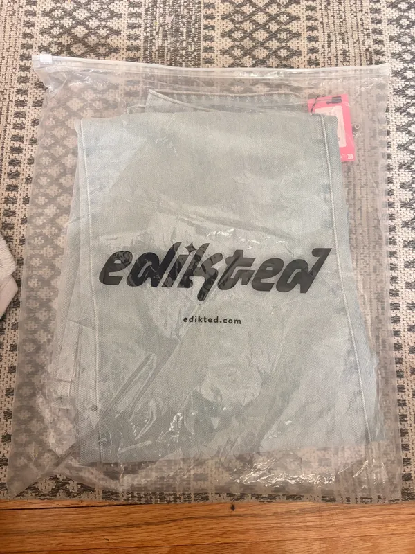 NWT edikted bow jeans  - Image 3