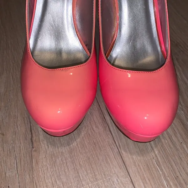 Heart In D Hot Pink Ombre platform heels - Image 4