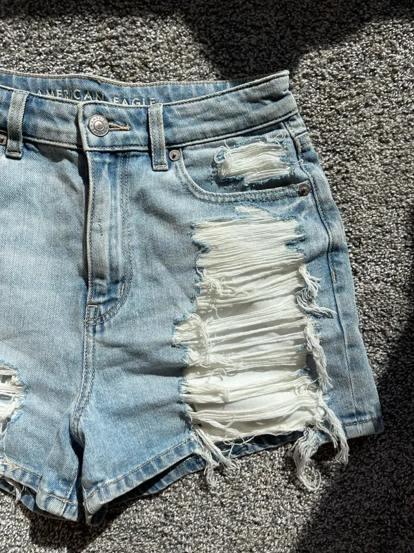 American Eagle Outfitters Mom Shorts - Image 4