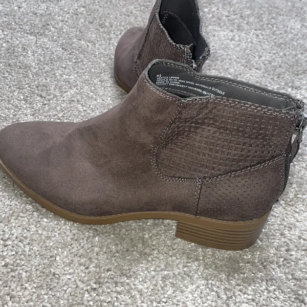 - DV dolce vita short bohemian ankle heeled brown booties size 6.5 - Image 3