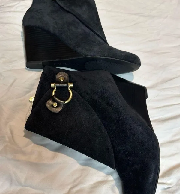 Black Suede Ankle Boots Size 7.5 - Image 3