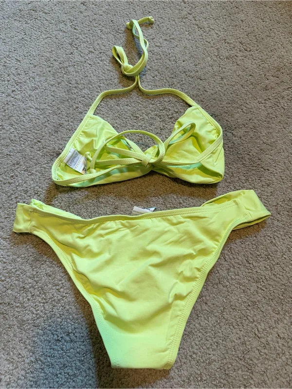 NWOT L*Space twist front bikini set lime extra small - Image 5