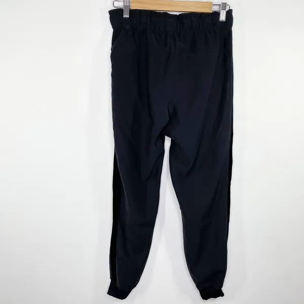 Lululemon On The Fly Black Velvet Trim Drawstring Jogger Pants Womens‎ Size 2 - Image 3
