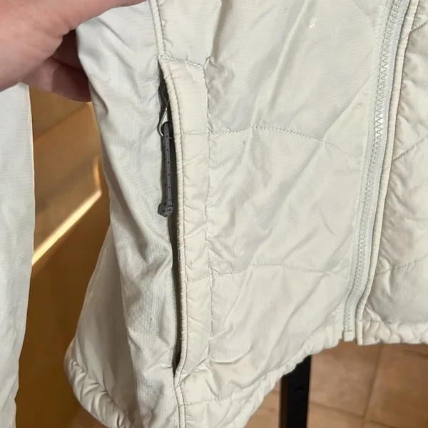 The North Face PrimaLoft Quilted Insulated Full Zip Jacket Cream Women’s Small - Image 6