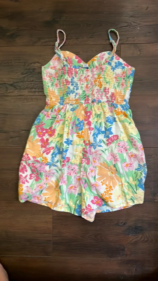 Old Navy Romper Floral - Image 2
