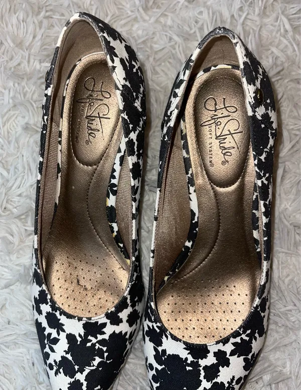LifeStride Heels - Image 2