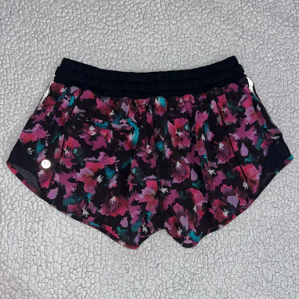 Lululemon Hotty Hot Shorts - Image 6