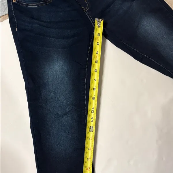 Bella Vida Maternity Jeans Stylish Dark Blue High-Waist for comfort. - Image 5