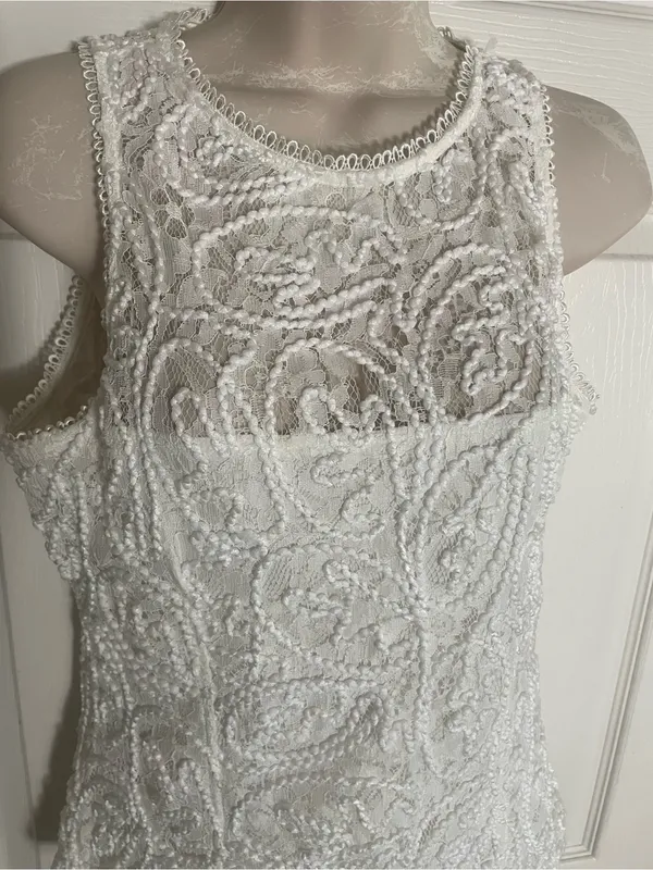 NWT White House Black Market‎ Lace Sleeveless Top Size 6 - Image 2