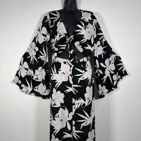 Show Me Your Mumu Jaelynn Jumpsuit Womens Medium Black/White Tied Up Bell Sleeve - Image 2