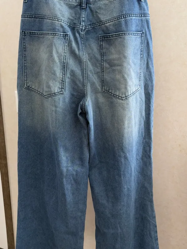 High-Rise Wide-Leg Women's Jeans in Faded Blue - Image 4