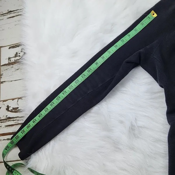 The North Face fleece zip up jacket black Medium fits a‎ Small - Image 7