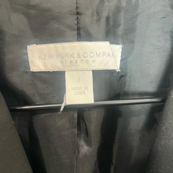 Y2K New York & Co Cropped Black Blazer Jacket - Image 4