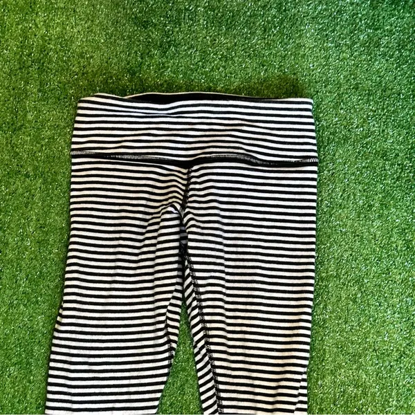 Lululemon Wunder Under Rare White Black Striped Athletic Pant Leggings - Image 4