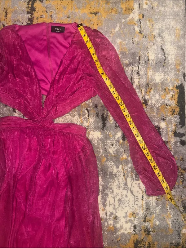NWOT VICI Fuchsia Long Sleeve Cutout Maxi Dress SIZE SMALL - Image 6