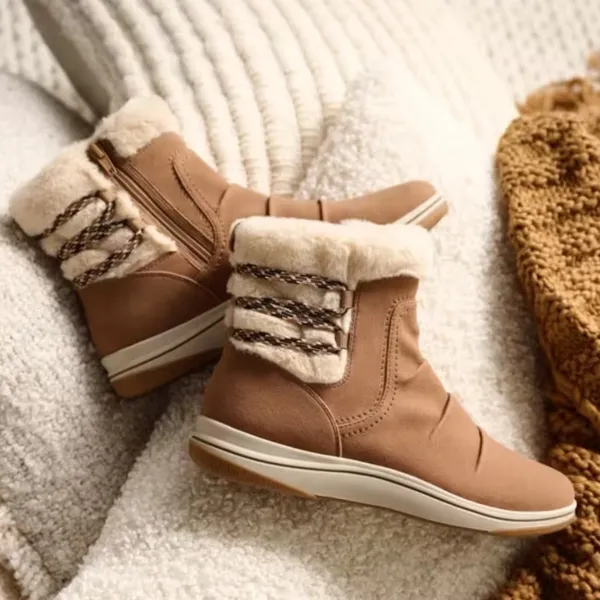 New in Box Clarks Breeze Cozy Boots Dark Sand Size 9 - Image 3