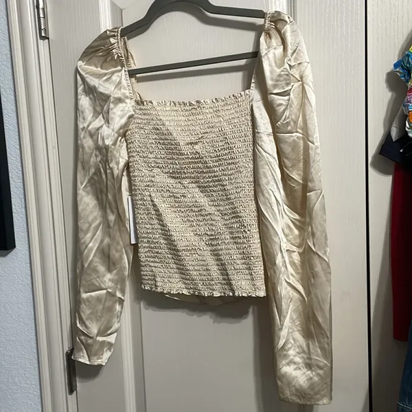 Reformation 100% Silk Roe Puff Sleeve Blouse Top Champagne Gold Minimalist Glam - Image 4
