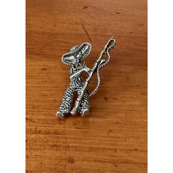 Vintage Silver Tone Mexican Vaquero Brooch Sombrero Cowboy Figural Pin - Image 8